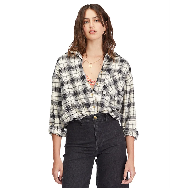 Cropped ShirtsEasy Breezy L/S Button-Up Shirt