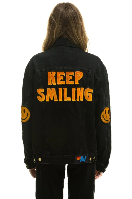 Large women's wrinkle-free topsKEEP SMILING OVERSIZED CONCERT DENIM JACKET - VINTAGE BLACK